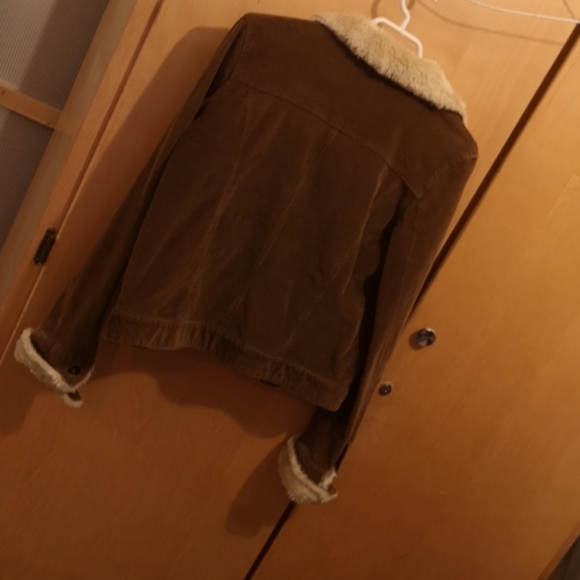 Retro corduroy jacket. - Picture 2 of 3